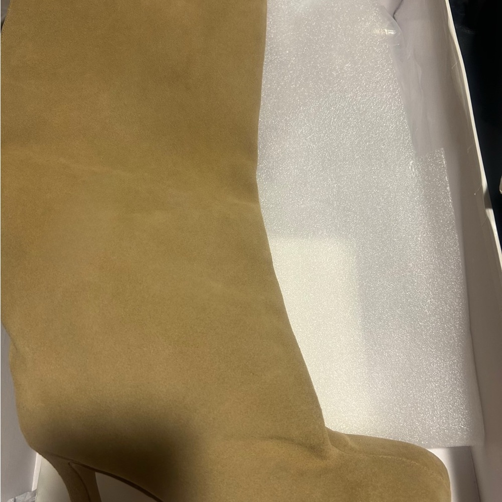 Maison Margiela Chic Tan Suede Boots